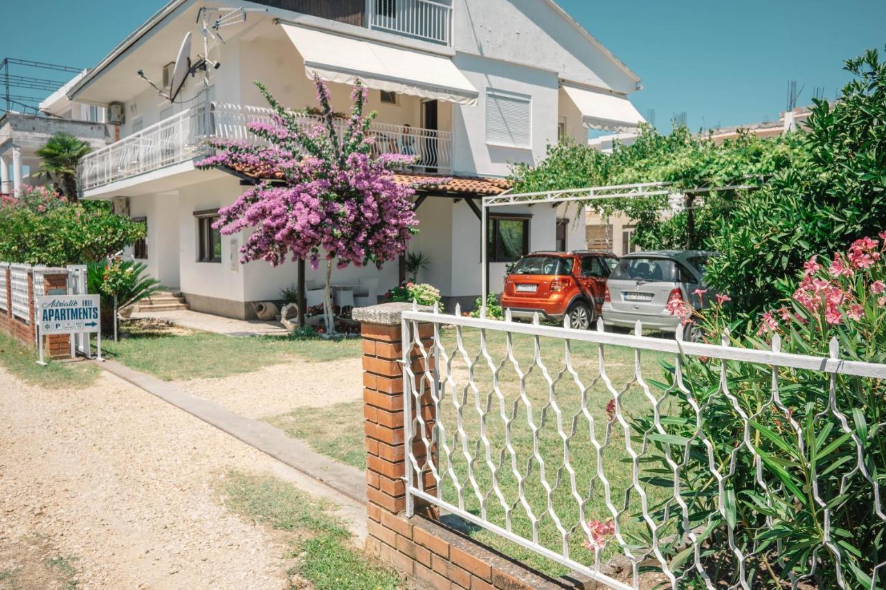 Hotel Vila Adriatik Ulcinj Exterior foto